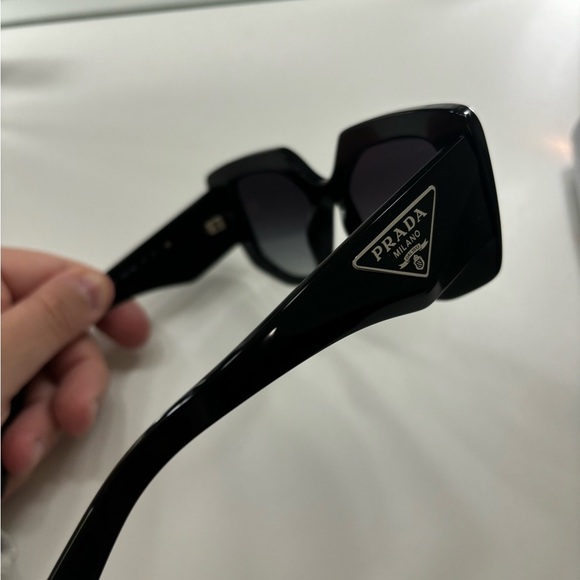 Prada Black Women's Sunglasses - Picture 6 of 7